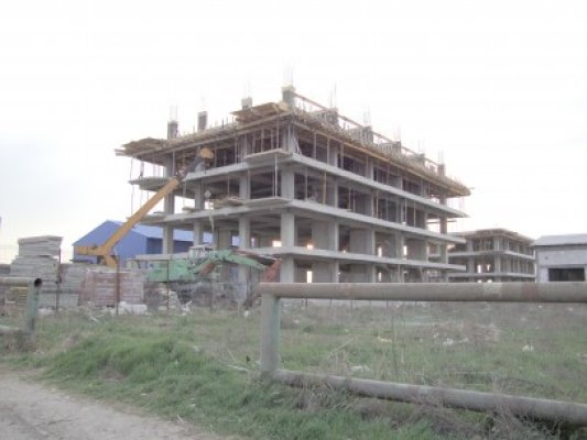 Se construiesc locuinţe de serviciu, pe Aurel Vlaicu